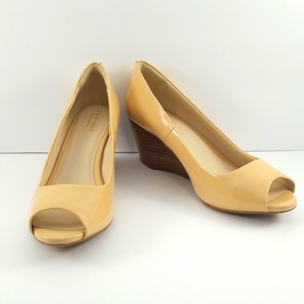 NWOT Cole Haan Grand Series Tan Patent Leather Wedge Pumps Size 9  (S549)